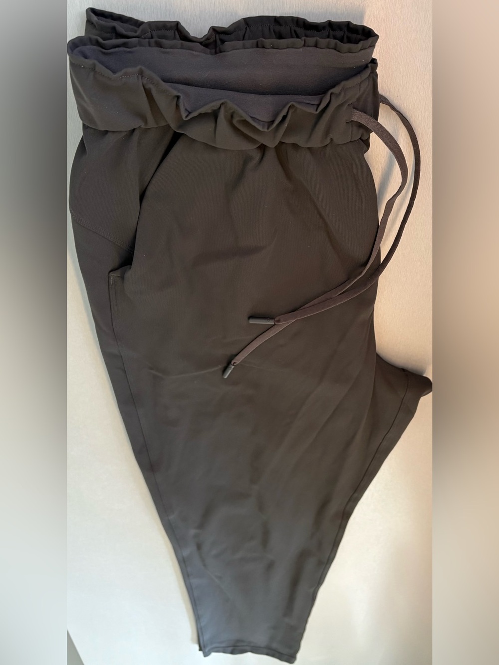 Women's Lululemon Stretch High-Rise Pant - size 8